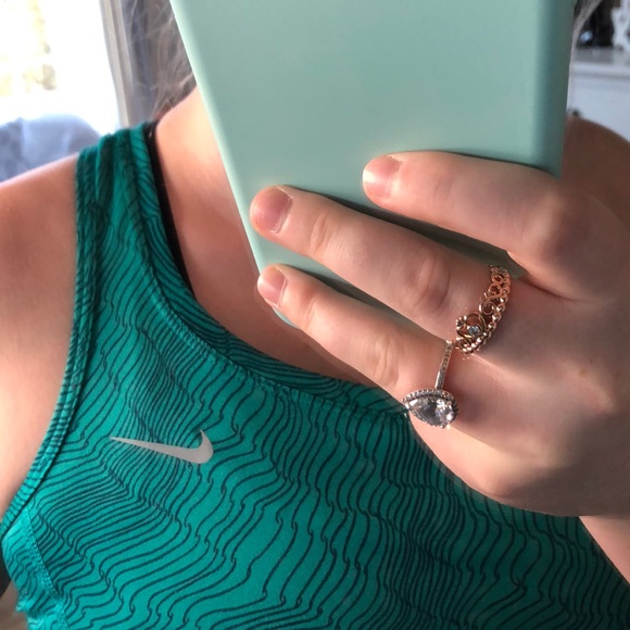 SOLD - Excellent condition Nike running tank! - Picture 2 of 7